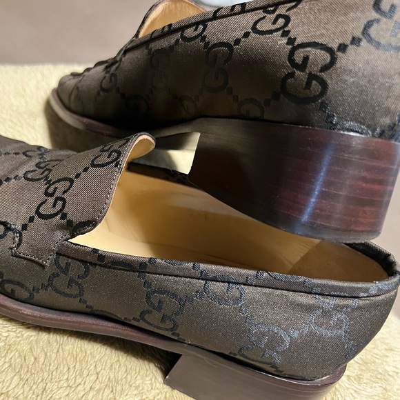 EUC. GUCCI LOAFER SHOES - Picture 3 of 7